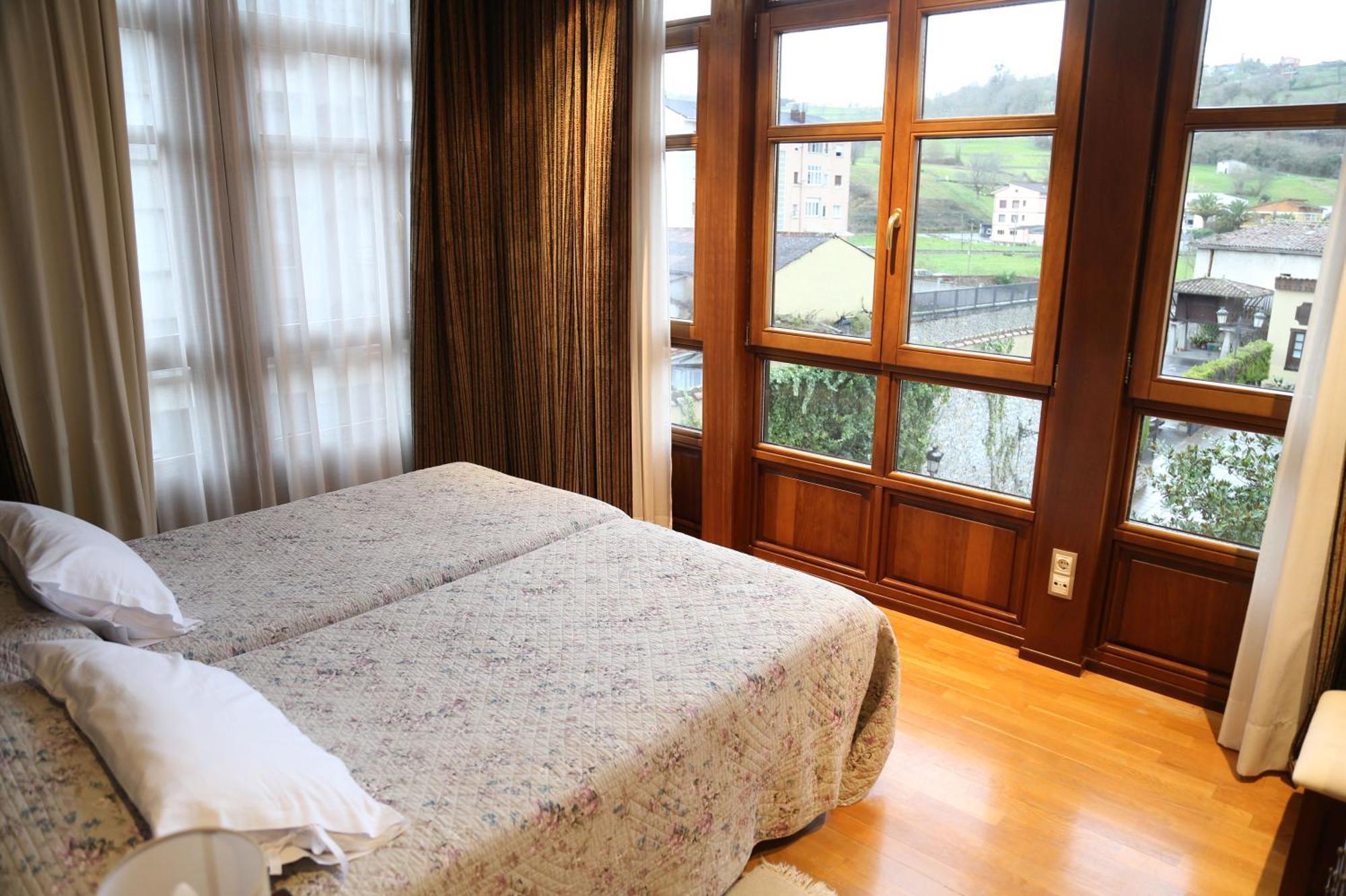 Apartamentos La Pontiga *** Infiesto Kültér fotó