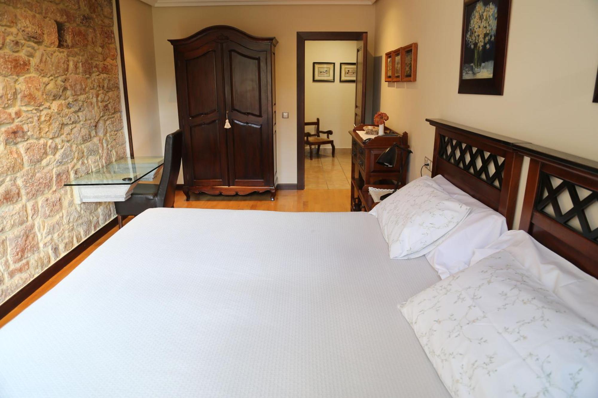 Apartamentos La Pontiga *** Infiesto Kültér fotó